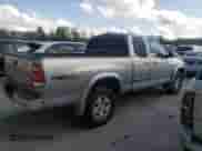 2004 Toyota Tundra SR5 z VIN 5TBBT44184S439680, wystawiony jako Copart lot #69971965 z przebiegiem 219 367 mil mil oraz Czysty tytuł • Clean title. Historia ofert i sprzedaży dostępna na DreamBid. Obrazek 3.