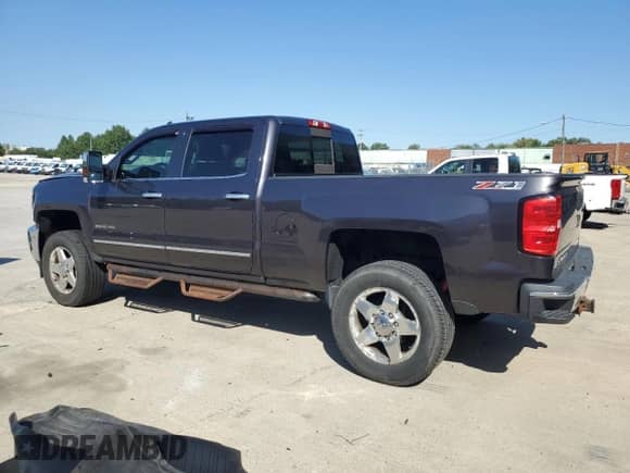2015 Chevrolet Silverado 2500HD LTZ z VIN 1GC1KWE80FF675823, wystawiony jako Copart lot #80006275 z przebiegiem 153 818 mil mil oraz Szkoda całkowita • Salvage title. Historia ofert i sprzedaży dostępna na DreamBid. Obrazek 2.