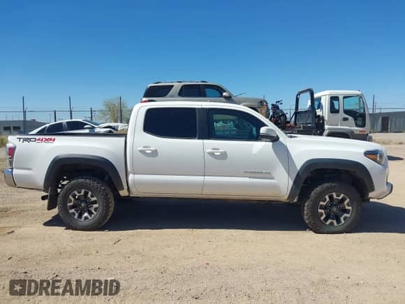 2023 Toyota Tacoma SR с VIN 3TMCZ5AN3PM548138, выставлен на аукционе IAAI как лот 43342762 с пробегом 18 960 миль миль и . История ставок и продаж доступна на DreamBid. Изображение 12.