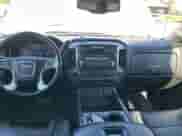 2017 GMC Sierra 1500 SLT z VIN 1GTV2NEJ1HZ175363, wystawiony jako Copart lot #83465374 z przebiegiem 168 048 mil mil oraz Czysty tytuł • Clean title. Historia ofert i sprzedaży dostępna na DreamBid. Obrazek 9.