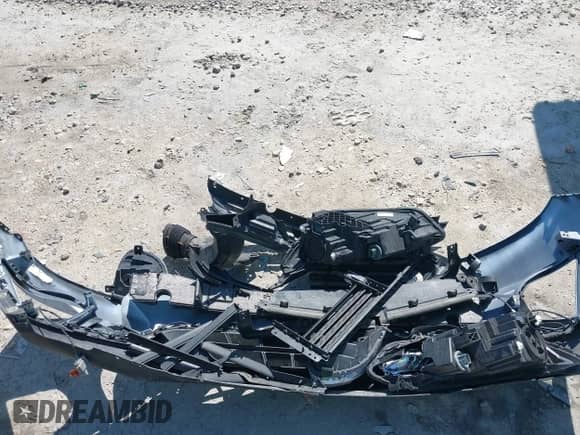 2019 Chevrolet Equinox LT z VIN 2GNAXUEV6K6164950, wystawiony jako IAAI lot #42615581 z przebiegiem 140 010 mil mil oraz . Historia ofert i sprzedaży dostępna na DreamBid. Obrazek 12.