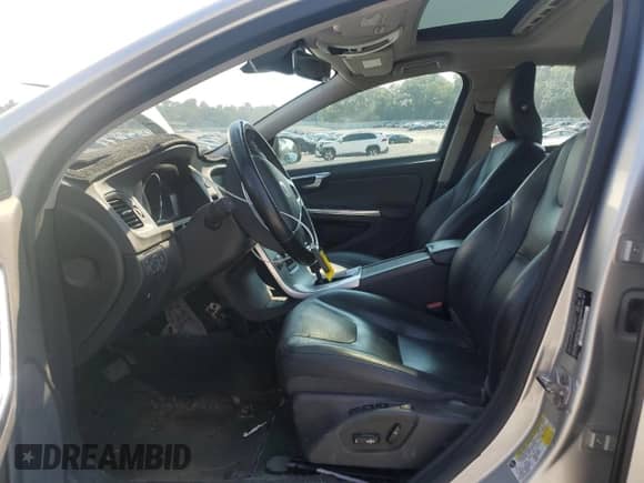 2018 Volvo S60 Inscription z VIN LYV402TK2JB172805, wystawiony jako Copart lot #81487615 z przebiegiem 159 280 mil mil oraz Szkoda całkowita • Salvage title. Historia ofert i sprzedaży dostępna na DreamBid. Obrazek 7.