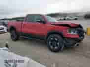 2019 Ram 1500 Rebel z VIN 1C6SRFET4KN831051, wystawiony jako Copart lot #61135505 z przebiegiem 77 330 mil mil oraz Szkoda całkowita • Salvage title. Historia ofert i sprzedaży dostępna na DreamBid. Obrazek 4.