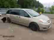 2009 Toyota Sienna CE с VIN 5TDZK29C09S249094, выставлен на аукционе Copart как лот 58906735 с пробегом 293 043 миль миль и Списание • Salvage title. История ставок и продаж доступна на DreamBid. Изображение 4.