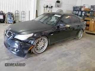 2008 BMW 5 Series 550i с VIN WBANW53518CT55114, выставлен на аукционе Copart как лот 84199015 с пробегом 88 680 миль миль и Чистый • Clean title. История ставок и продаж доступна на DreamBid. Изображение 1.