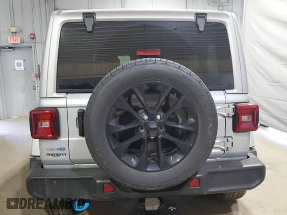 2024 Jeep Wrangler Sahara с VIN 1C4RJXP66RW147442, выставлен на аукционе Copart как лот 84860105 с пробегом Не указан миль и Списание • Salvage title. История ставок и продаж доступна на DreamBid. Изображение 6.