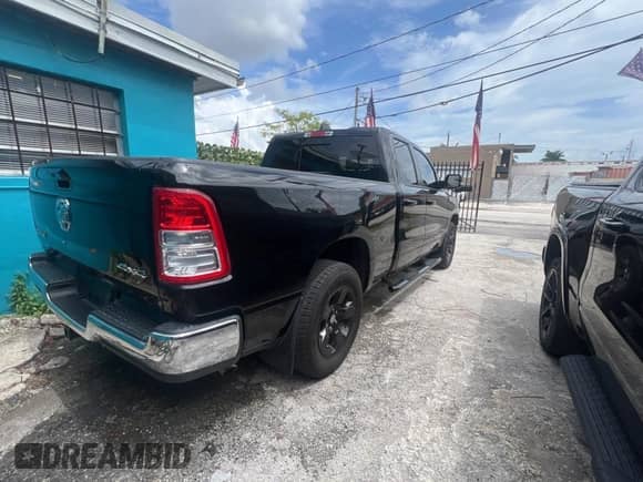 2022 Ram 1500 Big Horn with VIN 1C6RRFBG4NN279562, listed as a Copart auction lot 65243905 with 42,340 mi miles and Clean title. Bid and sale history available at DreamBid. Image 4.