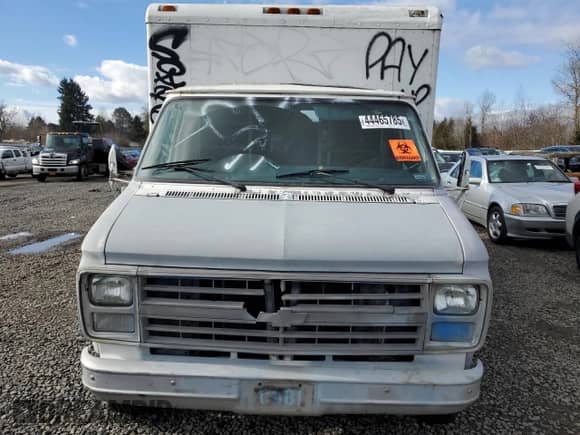 1988 Chevrolet Chevy с VIN 2GCHG31K1J4155953, выставлен на аукционе Copart как лот 44465785 с пробегом 68 797 миль миль и Списание • Salvage title. История ставок и продаж доступна на DreamBid. Изображение 5.