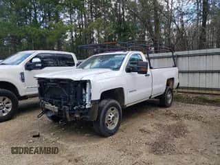 2018 Chevrolet Silverado 2500HD Work Truck z VIN 1GC0CUEGXJZ235605, wystawiony jako Copart lot #45651275 z przebiegiem 103 958 mil mil oraz Szkoda całkowita • Salvage title. Historia ofert i sprzedaży dostępna na DreamBid. Obrazek 1.