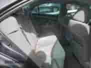 2010 Toyota Camry LE z VIN 4T4BF3EK5AR019237, wystawiony jako Copart lot #86339135 z przebiegiem 273 341 mil mil oraz Czysty tytuł • Clean title. Historia ofert i sprzedaży dostępna na DreamBid. Obrazek 10.