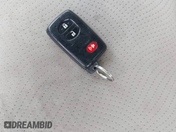 2012 Toyota Prius One z VIN JTDKN3DU5C5506018, wystawiony jako IAAI lot #43295131 z przebiegiem 206 354 mil mil oraz . Historia ofert i sprzedaży dostępna na DreamBid. Obrazek 11.