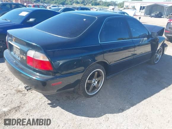 1996 Honda Accord EX z VIN 1HGCE6670TA006564, wystawiony jako IAAI lot #43471466 z przebiegiem 83 465 mil mil oraz . Historia ofert i sprzedaży dostępna na DreamBid. Obrazek 4.