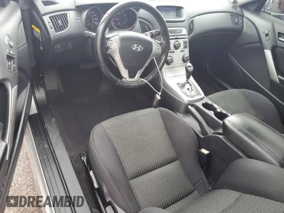 2010 Hyundai Genesis Coupe Premium с VIN KMHHT6KD2AU034167, выставлен на аукционе Copart как лот 71203655 с пробегом 192 322 миль миль и Списание • Salvage title. История ставок и продаж доступна на DreamBid. Изображение 8.