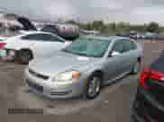 2009 Chevrolet Impala LT z VIN 2G1WT57K991319493, wystawiony jako IAAI lot #43395837 z przebiegiem 226 417 mil mil oraz . Historia ofert i sprzedaży dostępna na DreamBid. Obrazek 2.