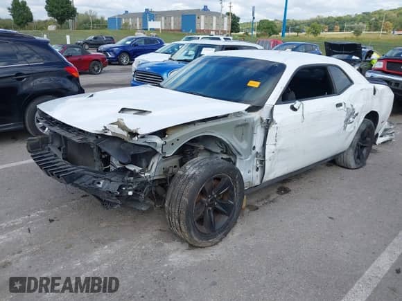 2015 Dodge Challenger SXT z VIN 2C3CDZAG0FH718836, wystawiony jako IAAI lot #43299021 z przebiegiem 133 816 mil mil oraz . Historia ofert i sprzedaży dostępna na DreamBid. Obrazek 18.