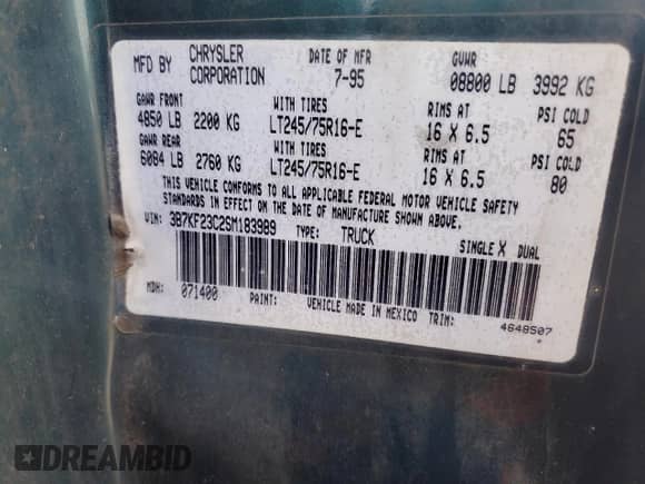 1995 Dodge 2500 with VIN 3B7KF23C2SM183989, listed as a Copart auction lot 49992354 with 351,195 mi miles and Salvage title. Bid and sale history available at DreamBid. Image 12.
