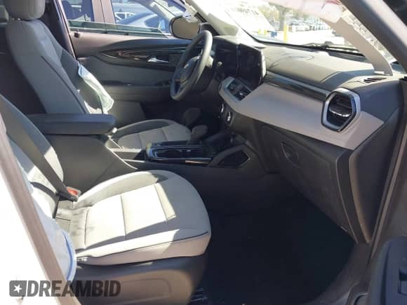 2025 Chevrolet TrailBlazer LS with VIN KL79MMSLXSB103926, listed as a IAAI auction lot 41749014 with 1,329 mi miles and . Bid and sale history available at DreamBid. Image 5.