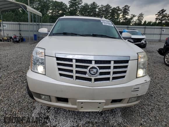 2007 Cadillac Escalade EXT with VIN 3GYFK62877G266660, listed as a Copart auction lot 60270995 with 308,530 mi miles and Salvage title. Bid and sale history available at DreamBid. Image 5.