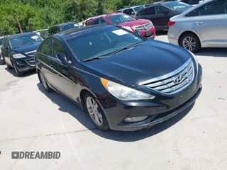 2013 Hyundai Sonata SE с VIN 5NPEC4AC4DH533247, выставлен на аукционе IAAI как лот 42851232 с пробегом 210 916 миль миль и . История ставок и продаж доступна на DreamBid. Изображение 1.