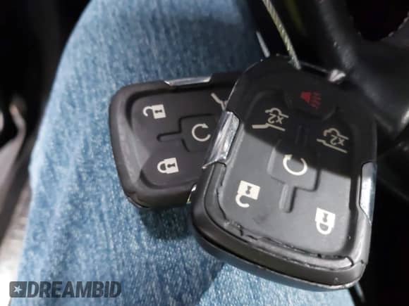 2018 Chevrolet Suburban Premier z VIN 1GNSKJKC9JR100134, wystawiony jako IAAI lot #41449255 z przebiegiem 111 528 mil mil oraz . Historia ofert i sprzedaży dostępna na DreamBid. Obrazek 11.