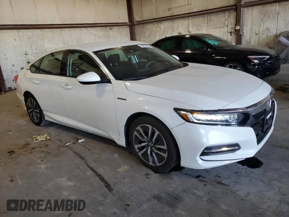 2018 Honda Accord with VIN 1HGCV3F16JA004017, listed as a Copart auction lot 84578225 with 27,749 mi miles and Salvage title. Bid and sale history available at DreamBid. Image 4.