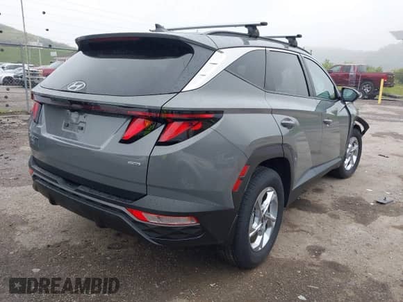 2024 Hyundai Tucson SEL z VIN 5NMJBCDE2RH405098, wystawiony jako IAAI lot #42766392 z przebiegiem 3 902 mil mil oraz . Historia ofert i sprzedaży dostępna na DreamBid. Obrazek 4.