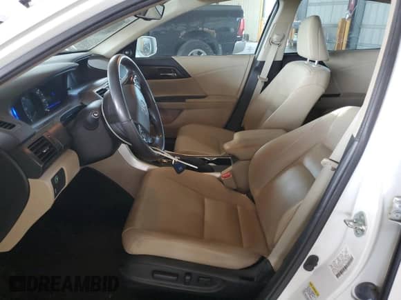 2014 Honda Accord Touring с VIN 1HGCR6F73EA001205, выставлен на аукционе Copart как лот 82162835 с пробегом 76 330 миль миль и Списание • Salvage title. История ставок и продаж доступна на DreamBid. Изображение 7.