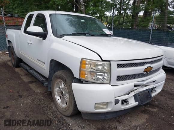 2011 Chevrolet Silverado 1500 LT with VIN 1GCRKSE3XBZ362836, listed as a IAAI auction lot 43091610 with 177,152 mi miles and . Bid and sale history available at DreamBid. Image 1.