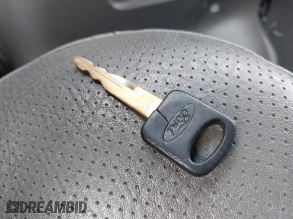 2005 Ford Econoline Cargo with VIN 1FTRE14W75HA41442, listed as a IAAI auction lot 42438411 with 197,241 mi miles and . Bid and sale history available at DreamBid. Image 11.