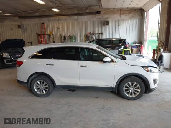 2018 Kia Sorento LX with VIN 5XYPGDA50JG364913, listed as a IAAI auction lot 42445368 with 139,867 mi miles and . Bid and sale history available at DreamBid. Image 13.