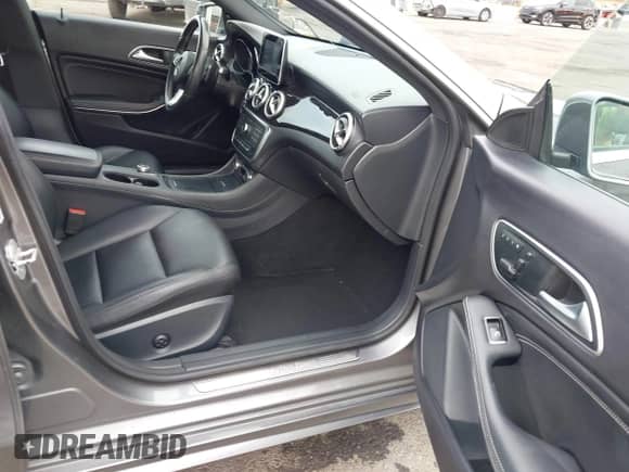 2015 Mercedes-Benz CLA 250 с VIN WDDSJ4EB9FN194620, выставлен на аукционе IAAI как лот 43358334 с пробегом 121 093 миль миль и . История ставок и продаж доступна на DreamBid. Изображение 5.