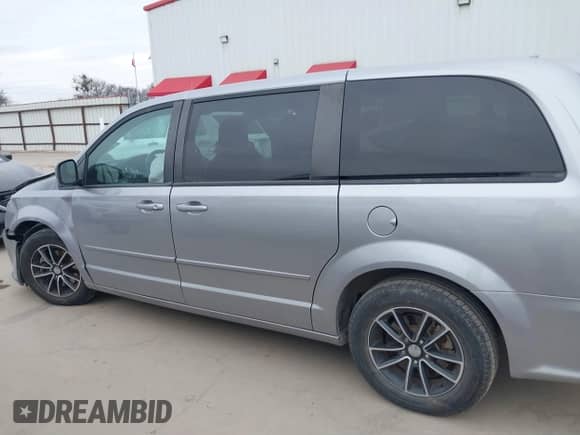 2016 Dodge Grand Caravan SE Plus z VIN 2C4RDGBG6GR278643, wystawiony jako IAAI lot #41273318 z przebiegiem 55 193 mil mil oraz . Historia ofert i sprzedaży dostępna na DreamBid. Obrazek 15.