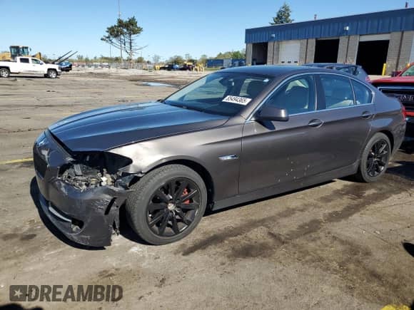 2013 BMW 5 Series 528i xDrive with VIN WBAXH5C50DDW12223, listed as a Copart auction lot 85494365 with 148,446 mi miles and Clean title. Bid and sale history available at DreamBid. Image 1.
