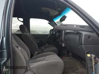 2007 Chevrolet Silverado 1500 LS z VIN 2GCEC13V271133125, wystawiony jako IAAI lot #42613209 z przebiegiem 313 813 mil mil oraz . Historia ofert i sprzedaży dostępna na DreamBid. Obrazek 5.