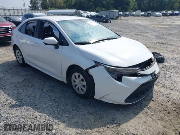 2021 Toyota Corolla L with VIN 5YFDPMAE8MP156037, listed as a IAAI auction lot 43048366 with 121,669 mi miles and . Bid and sale history available at DreamBid. Image 1.
