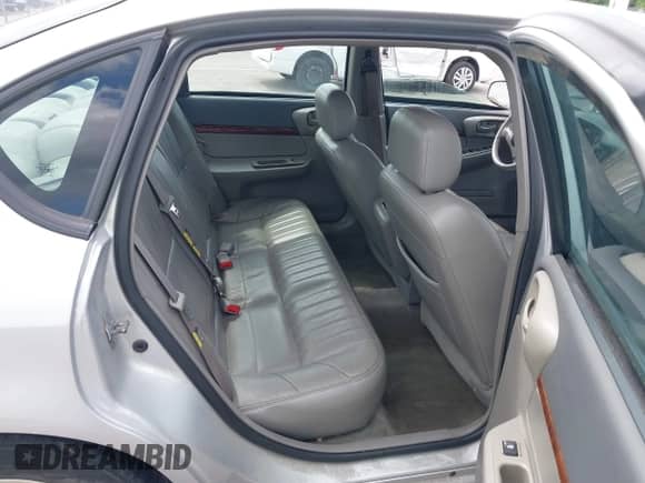 2004 Chevrolet Impala LS with VIN 2G1WH52K449252935, listed as a IAAI auction lot 42776265 with 176,789 mi miles and . Bid and sale history available at DreamBid. Image 8.