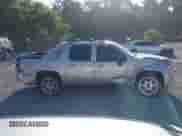 2009 Chevrolet Avalanche LTZ z VIN 3GNFK32039G227959, wystawiony jako IAAI lot #42612043 z przebiegiem 130 016 mil mil oraz . Historia ofert i sprzedaży dostępna na DreamBid. Obrazek 13.