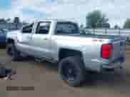 2018 Chevrolet Silverado 1500 LT z VIN 3GCUKREC0JG402410, wystawiony jako IAAI lot #43034711 z przebiegiem 73 836 mil mil oraz . Historia ofert i sprzedaży dostępna na DreamBid. Obrazek 3.