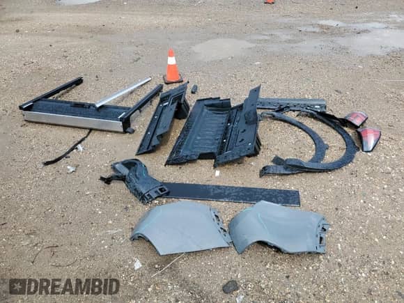 2024 Hyundai Santa Cruz Night Edition z VIN 5NTJCDDFXRH102280, wystawiony jako Copart lot #81524065 z przebiegiem 17 214 mil mil oraz Szkoda całkowita • Salvage title. Historia ofert i sprzedaży dostępna na DreamBid. Obrazek 12.