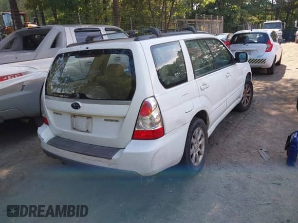 2007 Subaru Forester X z VIN JF1SG65607H703989, wystawiony jako IAAI lot #42787240 z przebiegiem 175 381 mil mil oraz . Historia ofert i sprzedaży dostępna na DreamBid. Obrazek 4.