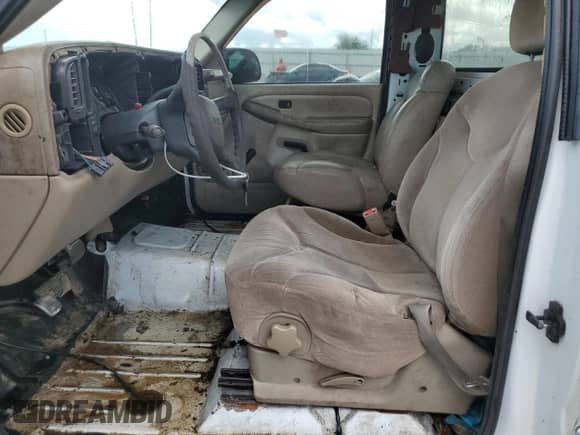 2002 GMC Sierra 1500 z VIN 1GTEC14W12Z170108, wystawiony jako Copart lot #68564144 z przebiegiem Nie podano mil oraz Szkoda całkowita • Salvage title. Historia ofert i sprzedaży dostępna na DreamBid. Obrazek 7.