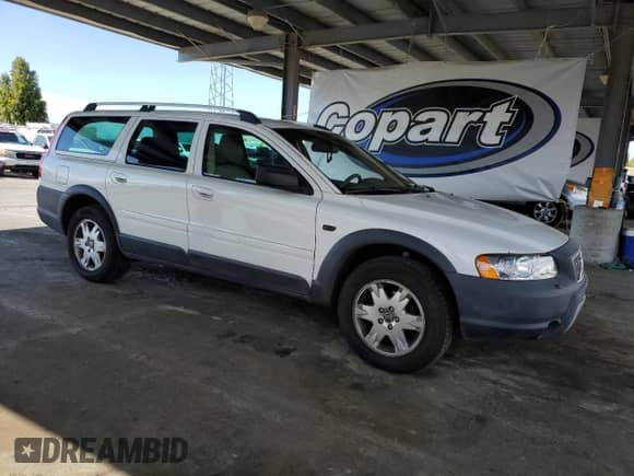 2006 Volvo XC70 with VIN YV4SZ592661223563, listed as a Copart auction lot 84934025 with 189,978 mi miles and Salvage title. Bid and sale history available at DreamBid. Image 4.