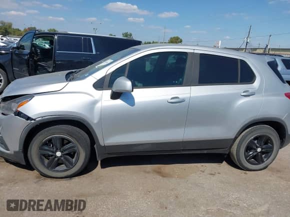 2019 Chevrolet Trax LS with VIN 3GNCJKSB7KL220057, listed as a IAAI auction lot 43435963 with 158,287 mi miles and . Bid and sale history available at DreamBid. Image 14.