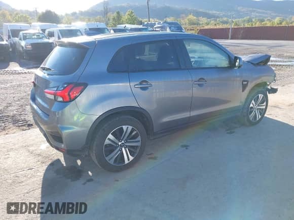 2021 Mitsubishi Outlander ES z VIN JA4ARUAU1MU005297, wystawiony jako IAAI lot #43400284 z przebiegiem 47 525 mil mil oraz . Historia ofert i sprzedaży dostępna na DreamBid. Obrazek 4.