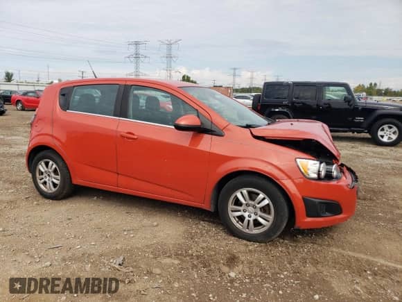2013 Chevrolet Sonic LT с VIN 1G1JC6SB3D4114403, выставлен на аукционе Copart как лот 81618585 с пробегом 121 466 миль миль и Списание • Salvage title. История ставок и продаж доступна на DreamBid. Изображение 4.