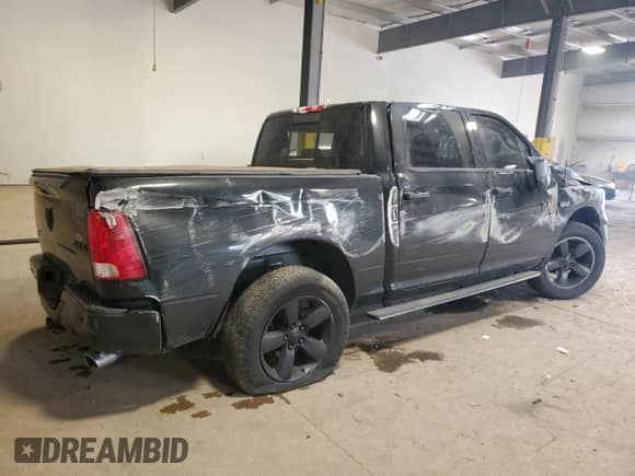 2019 Ram 1500 Warlock z VIN 1C6RR7LT0KS569845, wystawiony jako Copart lot #55214785 z przebiegiem 103 952 mil mil oraz Szkoda całkowita • Salvage title. Historia ofert i sprzedaży dostępna na DreamBid. Obrazek 3.