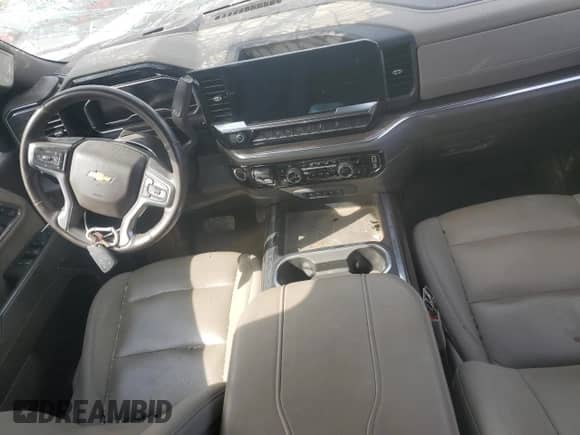 2024 Chevrolet Silverado 2500HD LT z VIN 1GC4YNE79RF266415, wystawiony jako Copart lot #47175695 z przebiegiem Nie podano mil oraz Szkoda całkowita • Salvage title. Historia ofert i sprzedaży dostępna na DreamBid. Obrazek 8.