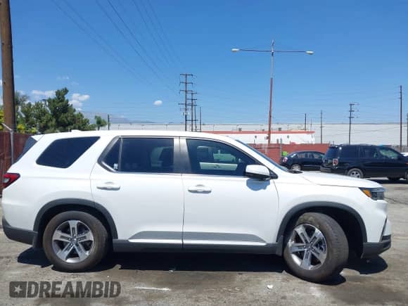 2025 Honda Pilot EX-L с VIN 5FNYG1H42SB008049, выставлен на аукционе IAAI как лот 43116749 с пробегом 11 402 миль миль и . История ставок и продаж доступна на DreamBid. Изображение 13.