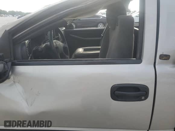 2005 Chevrolet Silverado 1500 z VIN 1GCEC14X75Z302382, wystawiony jako Copart lot #68859405 z przebiegiem Nie podano mil oraz Czysty tytuł • Clean title. Historia ofert i sprzedaży dostępna na DreamBid. Obrazek 7.