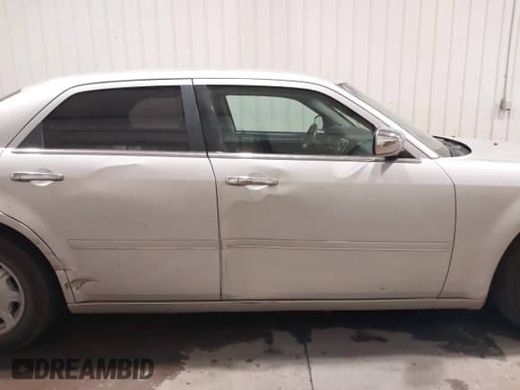2005 Chrysler 300 Touring с VIN 2C3JA53G75H625400, выставлен на аукционе IAAI как лот 43314318 с пробегом 221 874 миль миль и . История ставок и продаж доступна на DreamBid. Изображение 13.